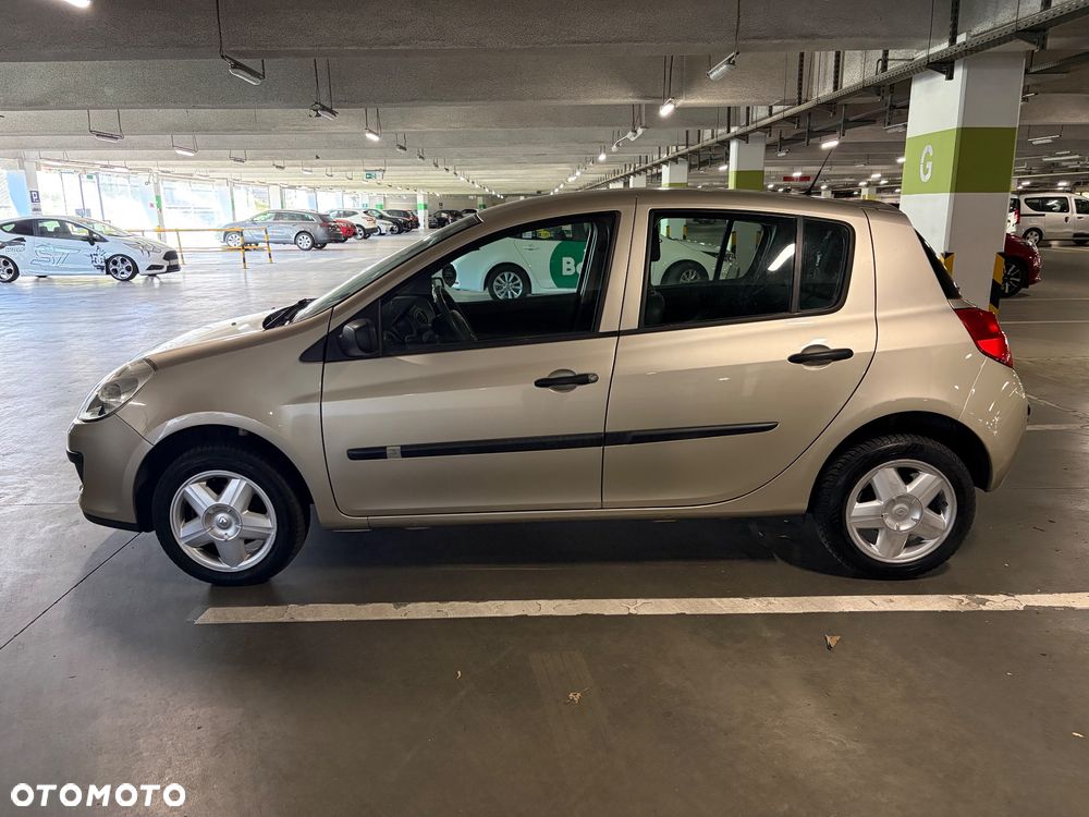Renault Clio 1.2 16V Expression - 1