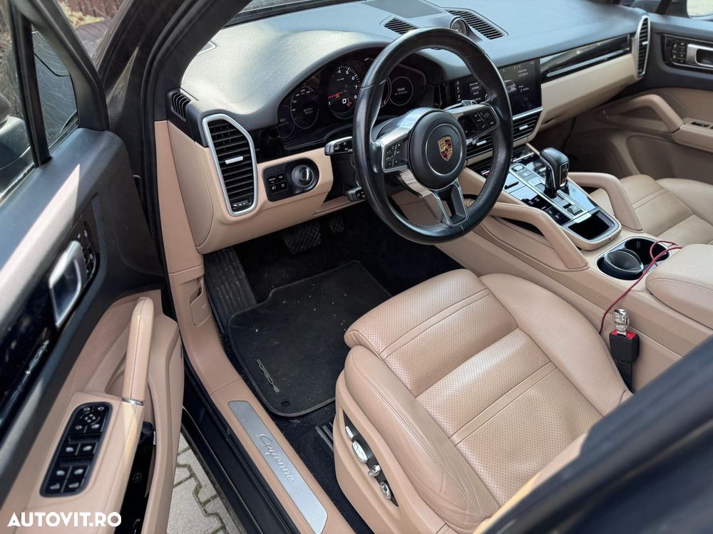 Porsche Cayenne - 15