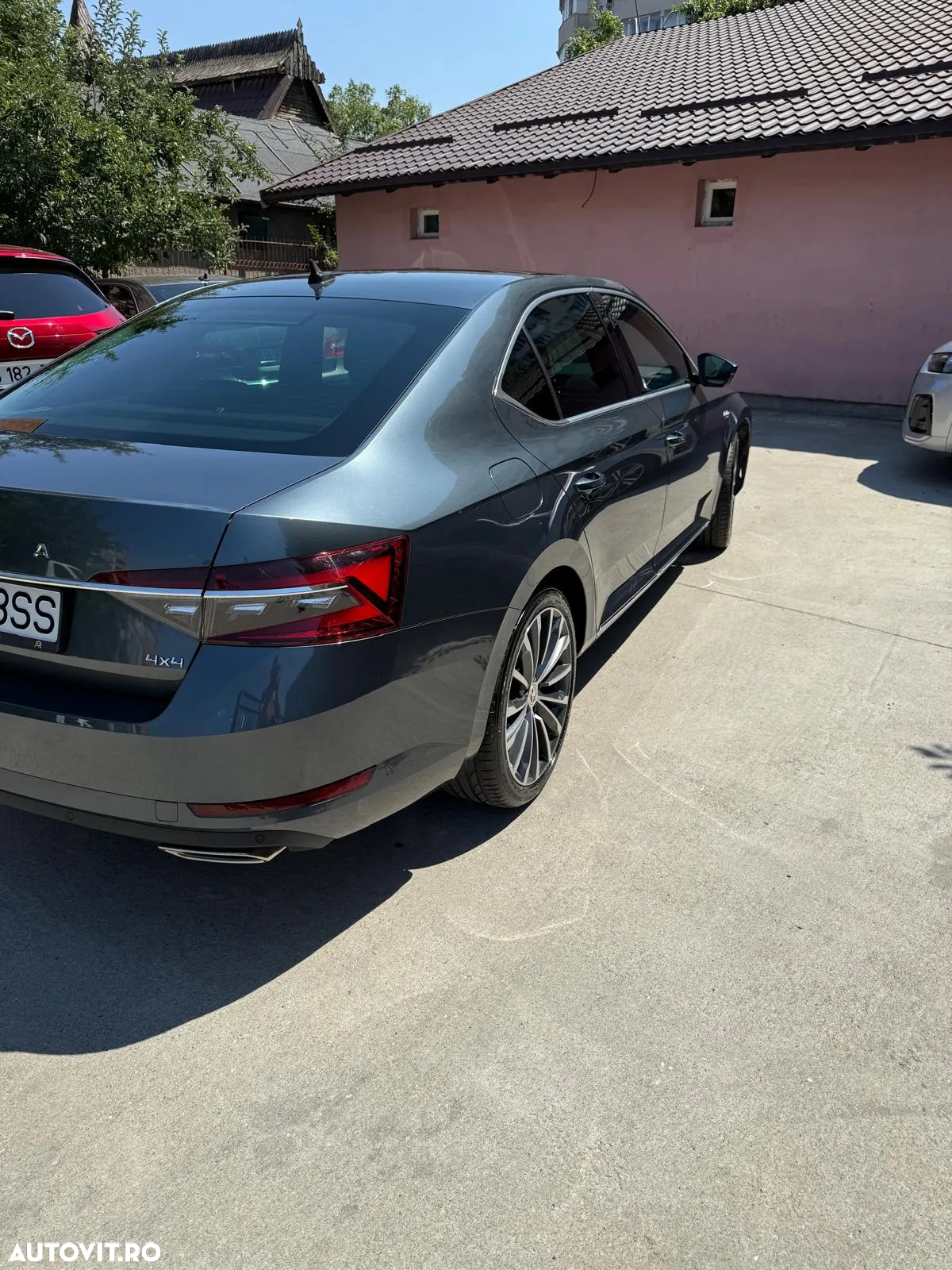 Skoda Superb 2.0 TSI 4X4 DSG Laurin & Klement - 5