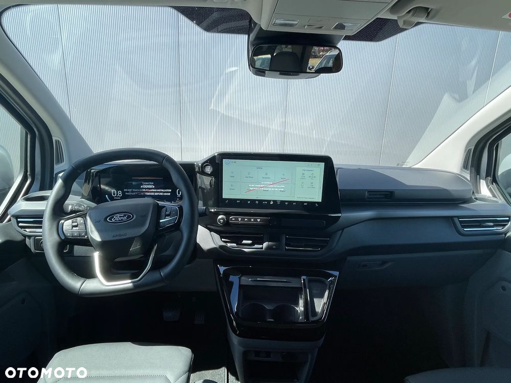 Ford Tourneo Custom - 19