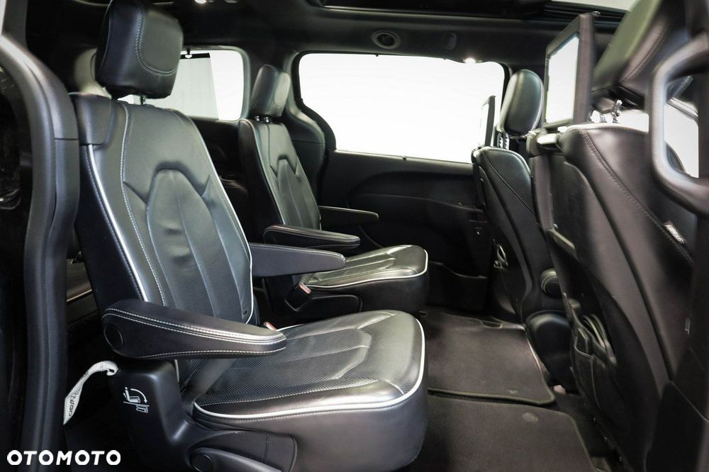 Chrysler Pacifica - 27