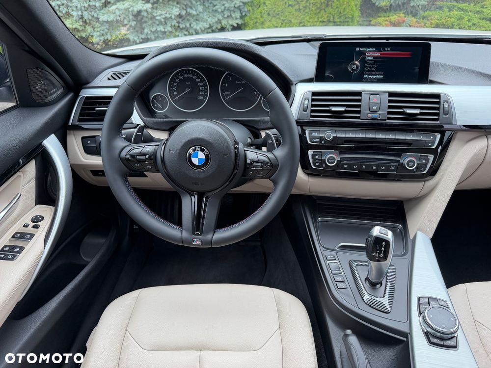 BMW Seria 3 328i xDrive - 31