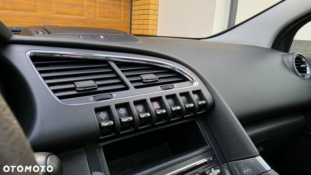 Peugeot 3008 e-HDi FAP 115 EGS6 Stop&Start Allure - 27