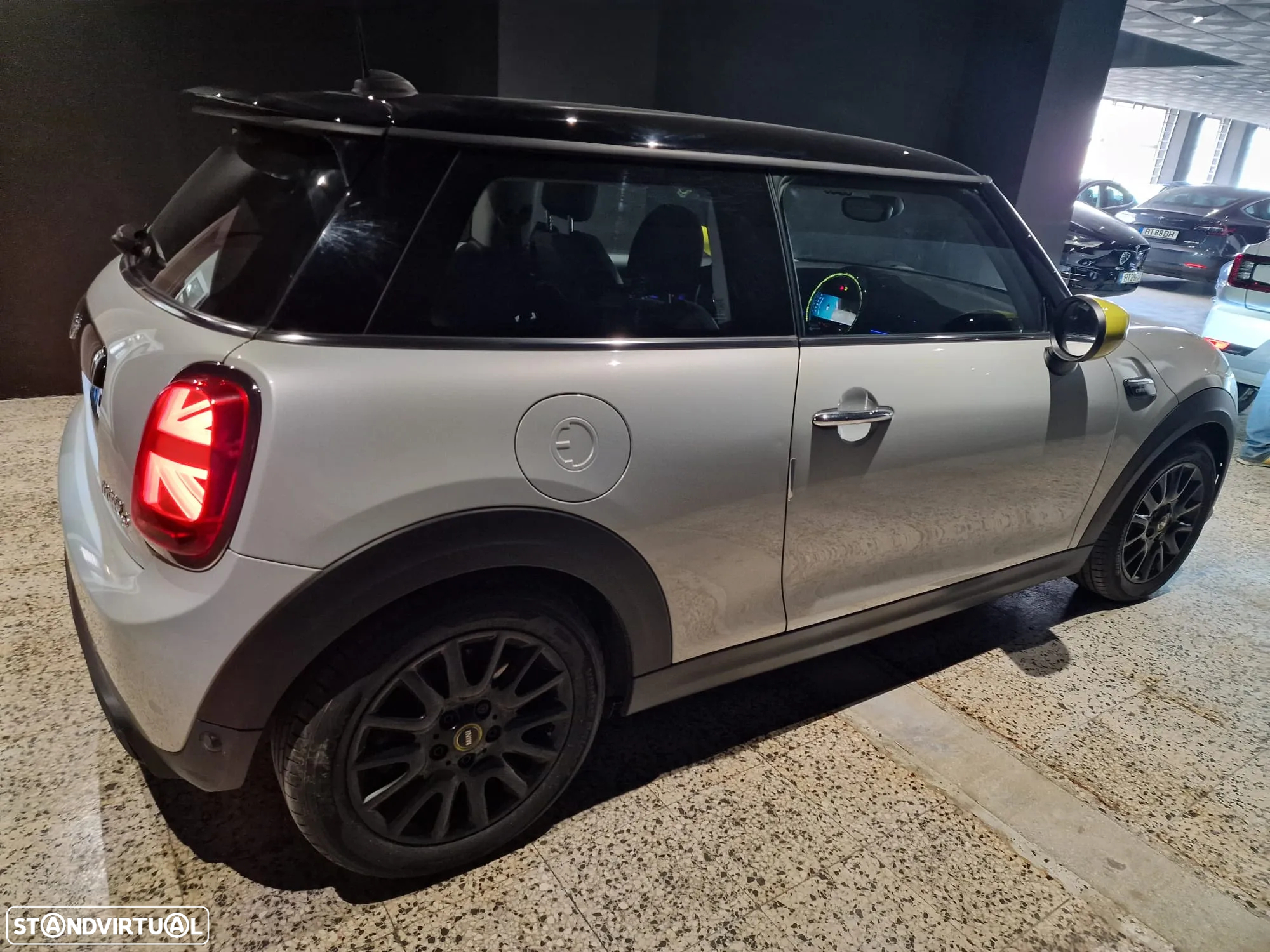 MINI 3 Portas Cooper SE Camden Edition - 15