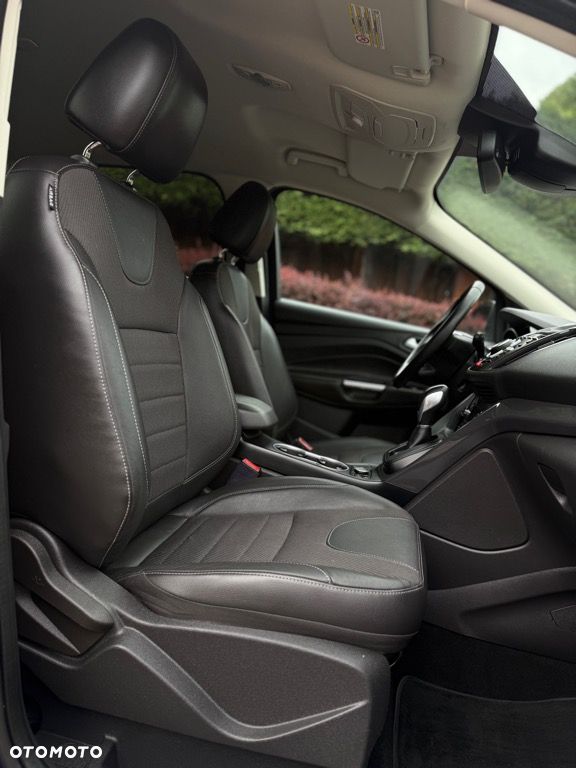 Ford Kuga 2.0 TDCi 4x4 Titanium - 38