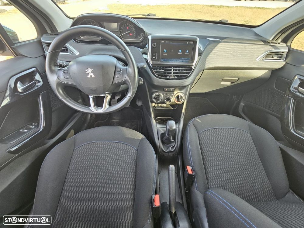 Peugeot 208 1.2 PureTech Style - 17