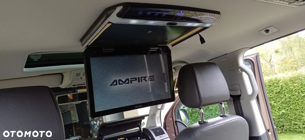 Volkswagen Multivan - 31