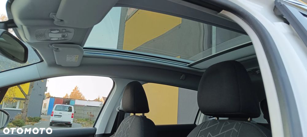 Peugeot 2008 1.2 Pure Tech Allure S&S - 23