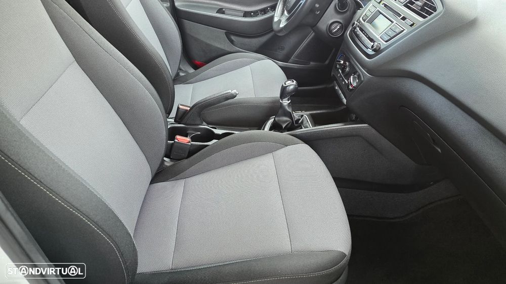 Hyundai i20 1.2 Comfort - 28