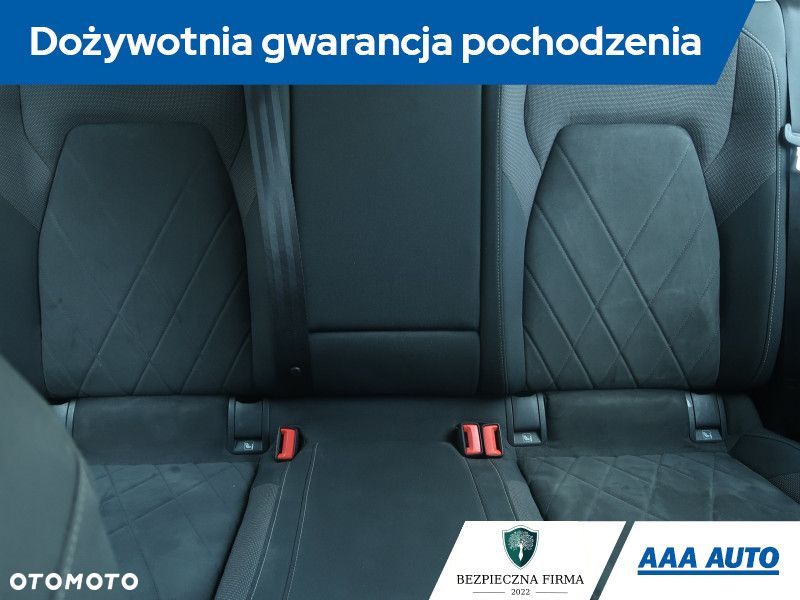 Volkswagen Golf - 11