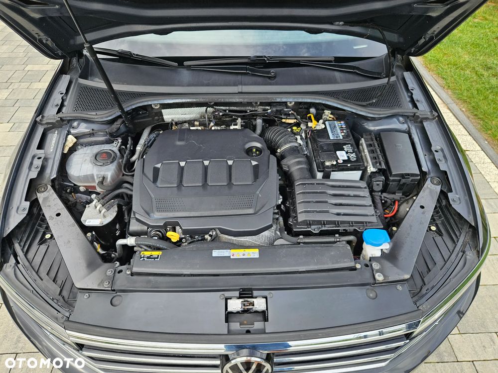 Volkswagen Passat - 36