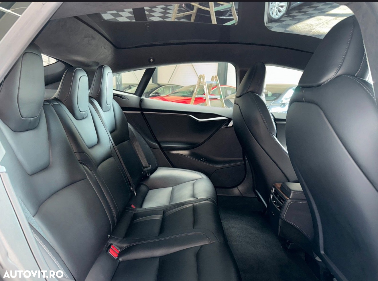 Tesla Model S - 9