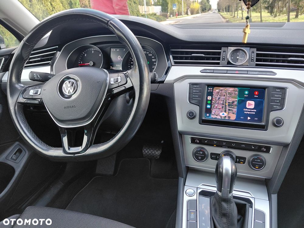 Volkswagen Passat 1.6 TDI (BlueMotion Technology) DSG Comfortline - 8