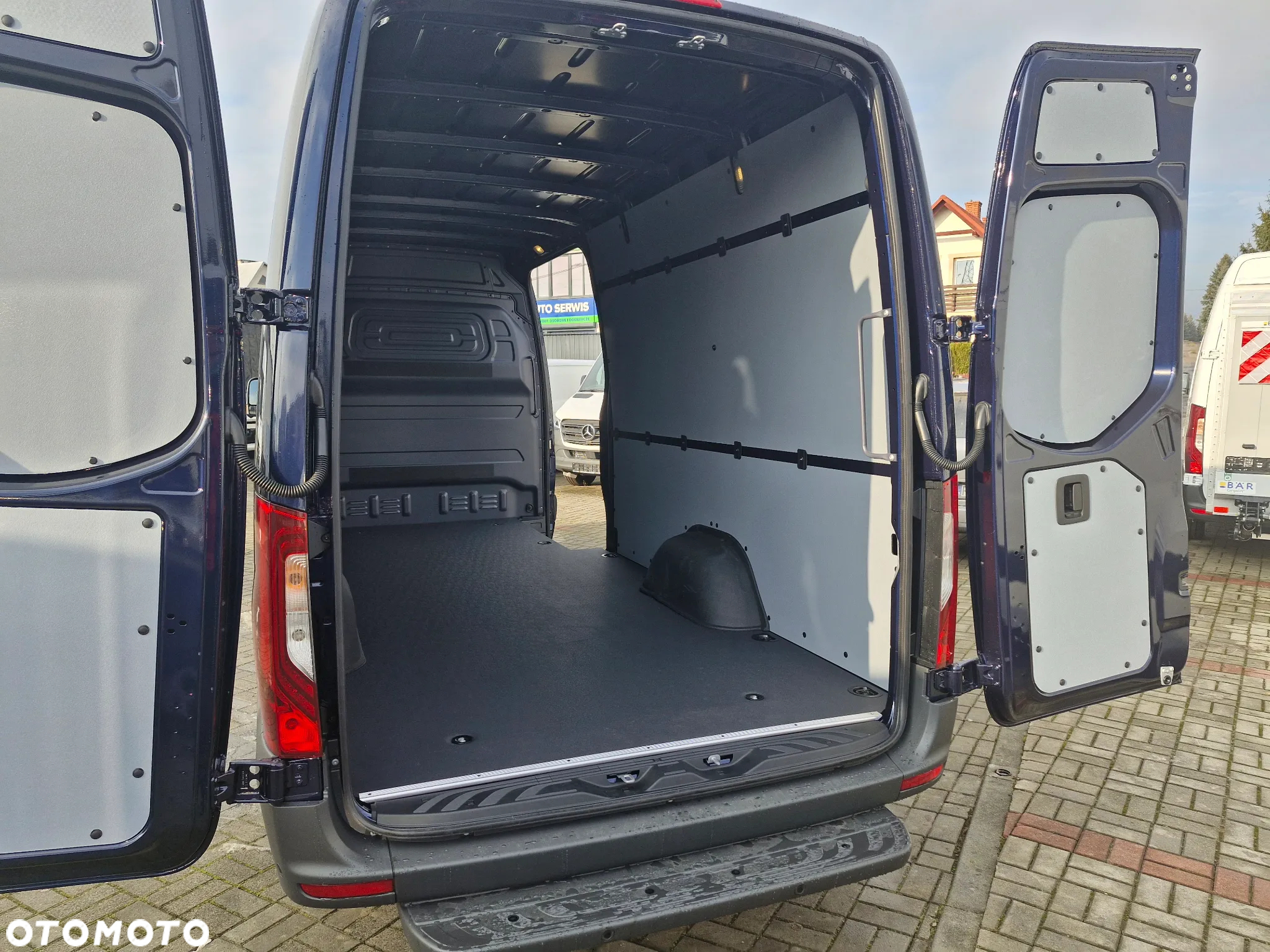 Mercedes-Benz Sprinter 319 CDI - 13