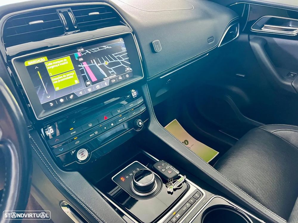 Jaguar F-Pace 2.0 i4D R-Sport AWD Aut. - 7