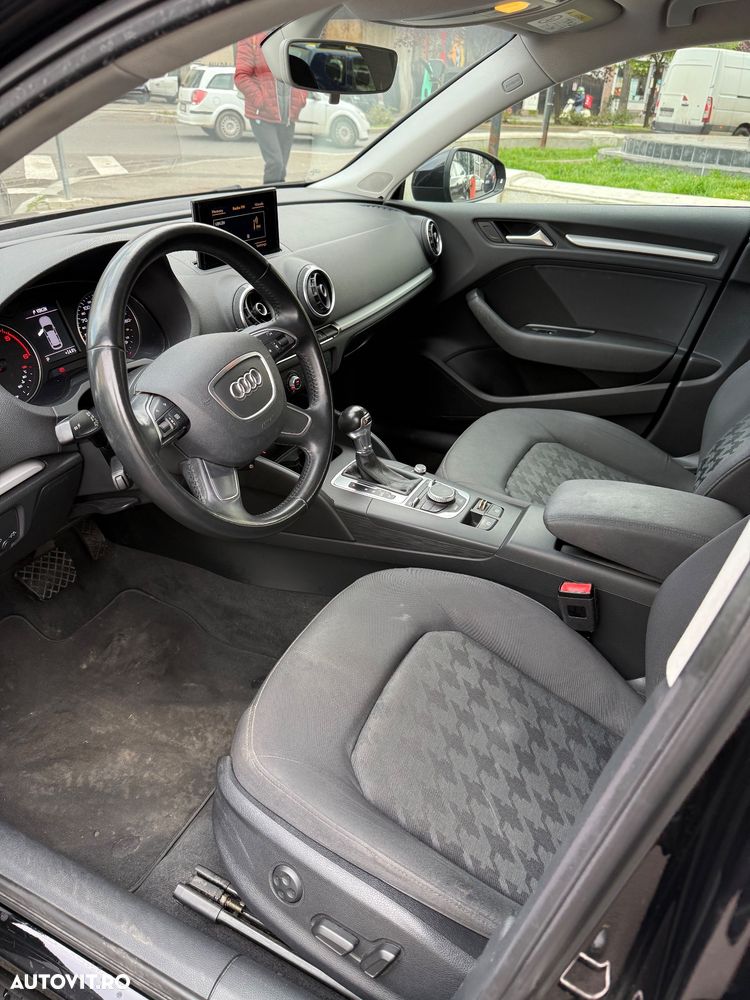 Audi A3 Sportback 2.0 TDI Stronic Attraction - 4