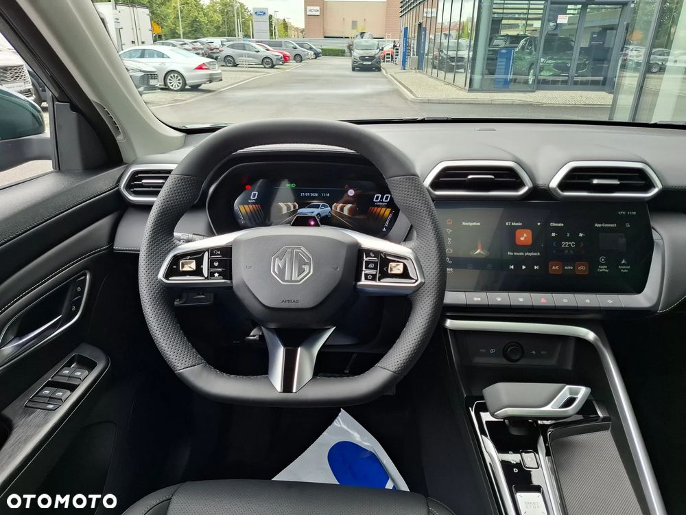 MG ZS Hybrid+ - 16