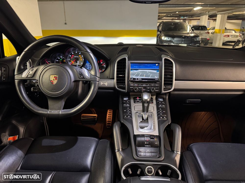 Porsche Cayenne S - 42