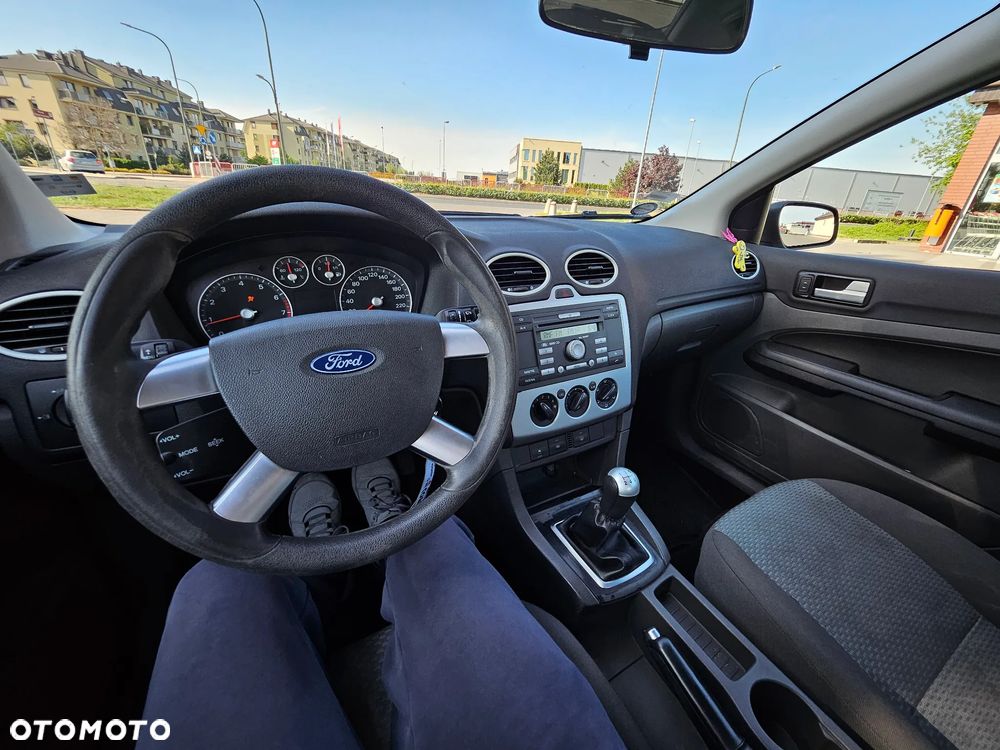 Ford Focus 1.6 Ambiente - 8