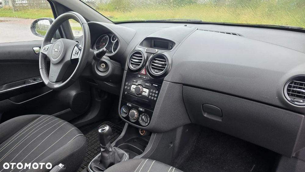 Opel Corsa 1.2 16V Edition / Active - 14