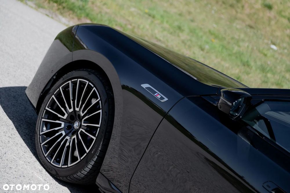 BMW i7 - 14
