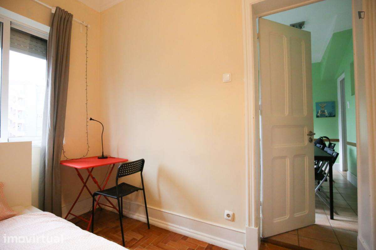 Quarto - localizado em Alameda Lisbon - Grande imagem: 4/40