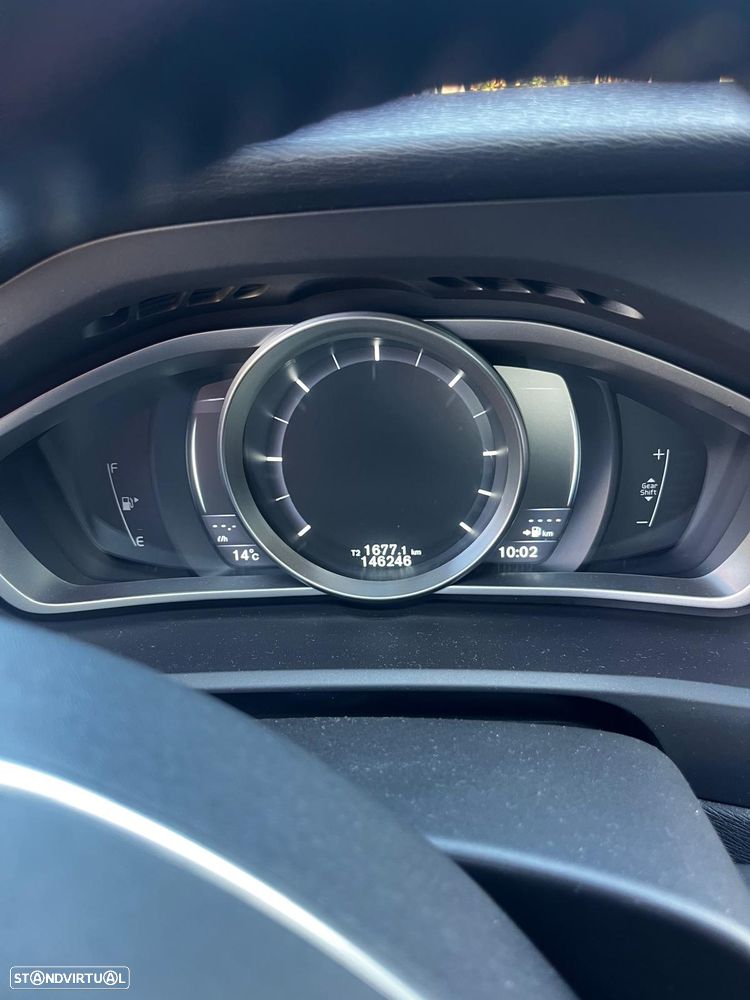 Volvo V40 Cross Country - 11