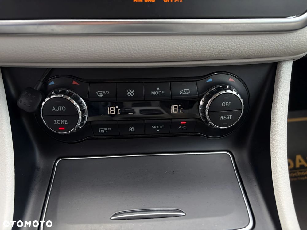 Mercedes-Benz GLA 200 7G-DCT Style - 32
