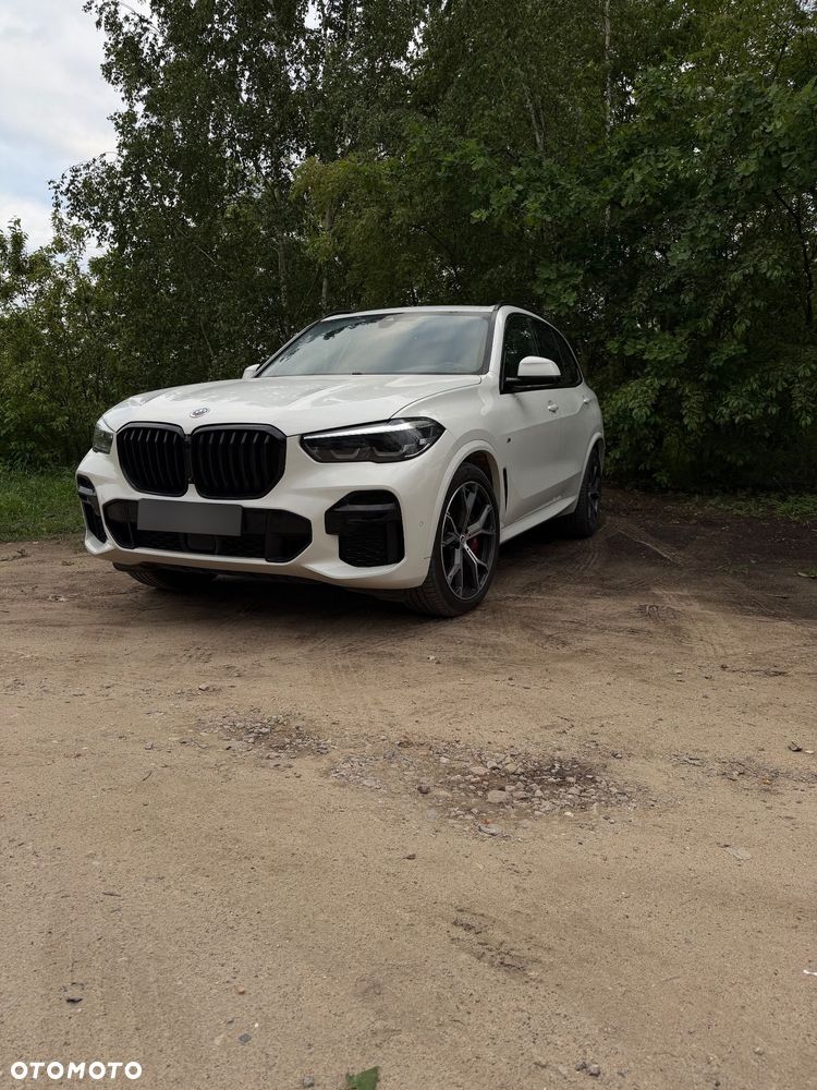 BMW X5 M M50i - 2