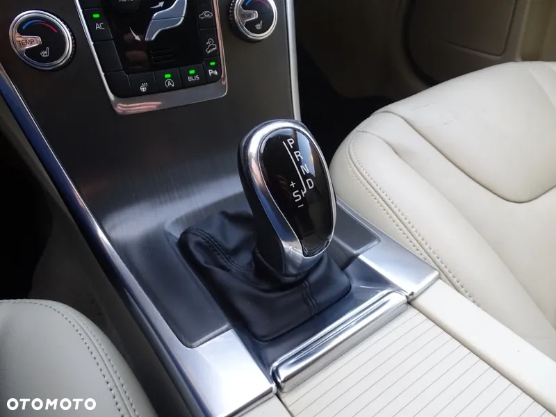 Volvo XC 60 D4 AWD Summum - 30
