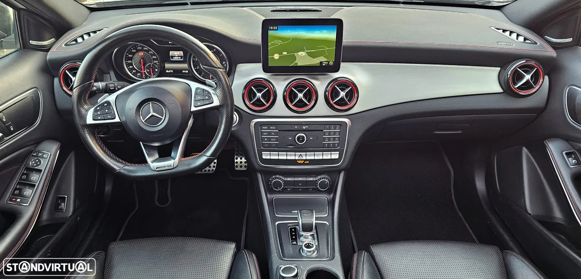 Mercedes-Benz GLA 45 AMG 4Matic Speedshift 7G-DCT - 17
