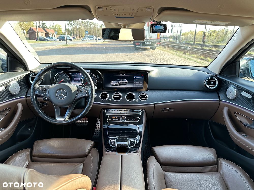 Mercedes-Benz Klasa E 220 d 4-Matic All-Terrain - 21