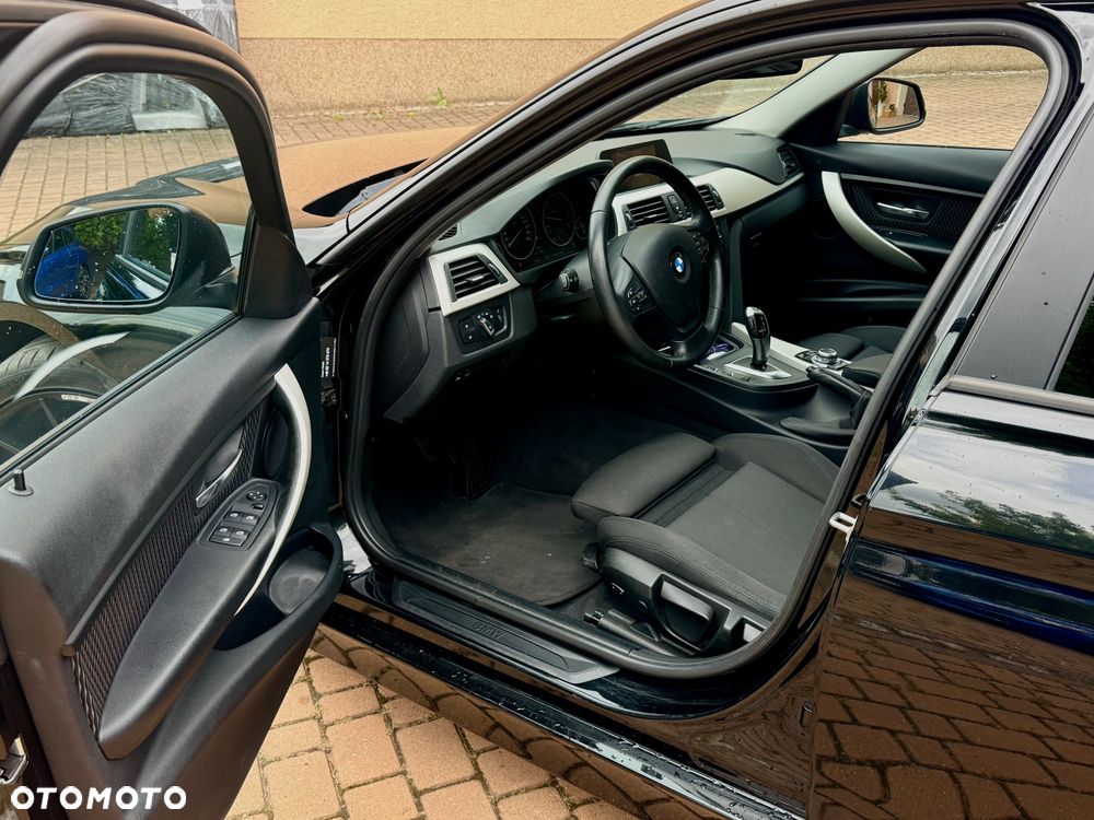 BMW Seria 3 320d - 15