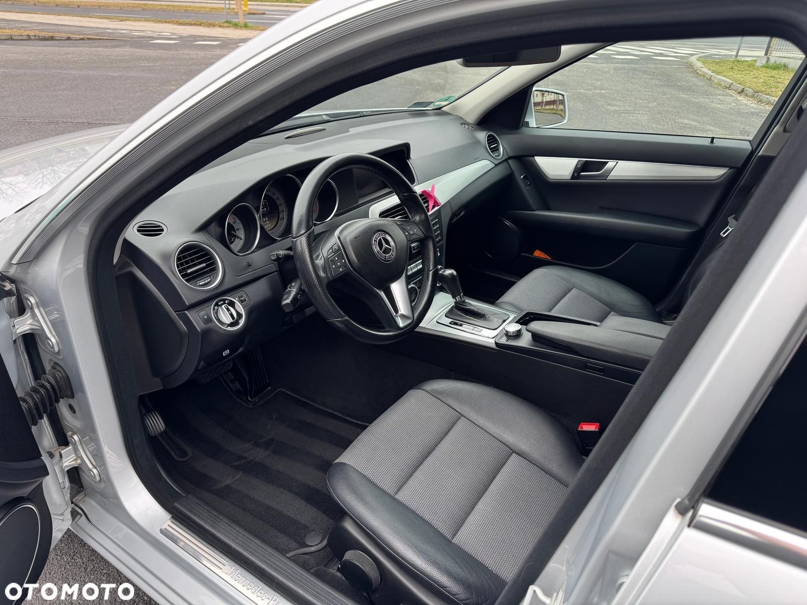 Mercedes-Benz Klasa C 250 CGI BlueEff Avantgarde - 3