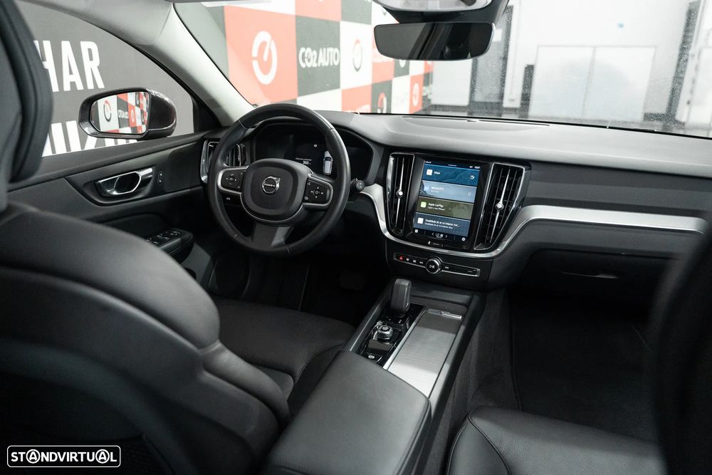 Volvo V60 2.0 B4 Momentum Plus Geartronic - 17