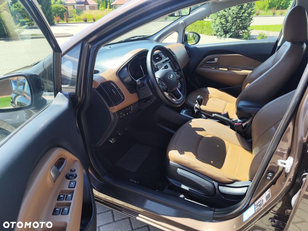 Kia Rio - 4