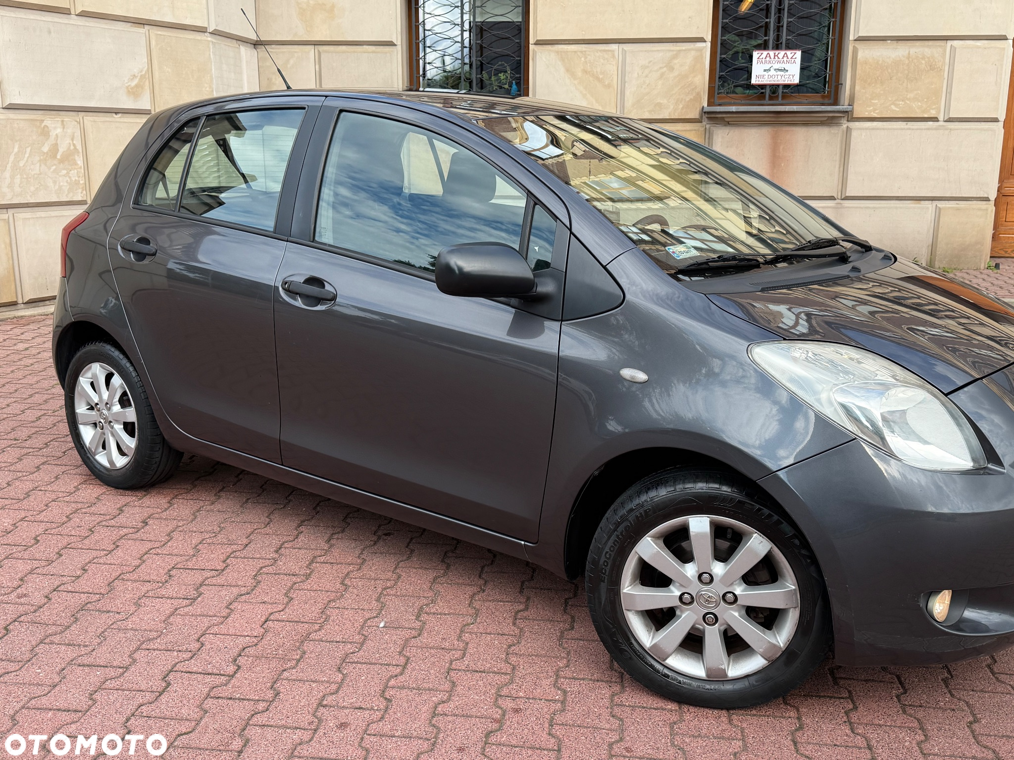 Toyota Yaris 1.3 Luna A/C - 11