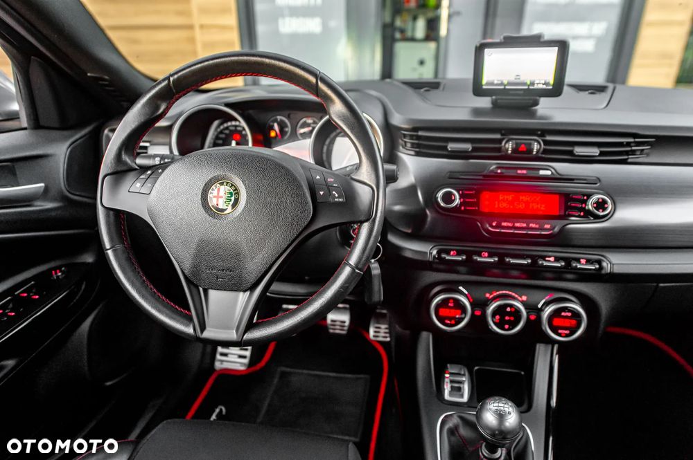 Alfa Romeo Giulietta 1.8 TBi 16V Quadrifoglio Verde - 24