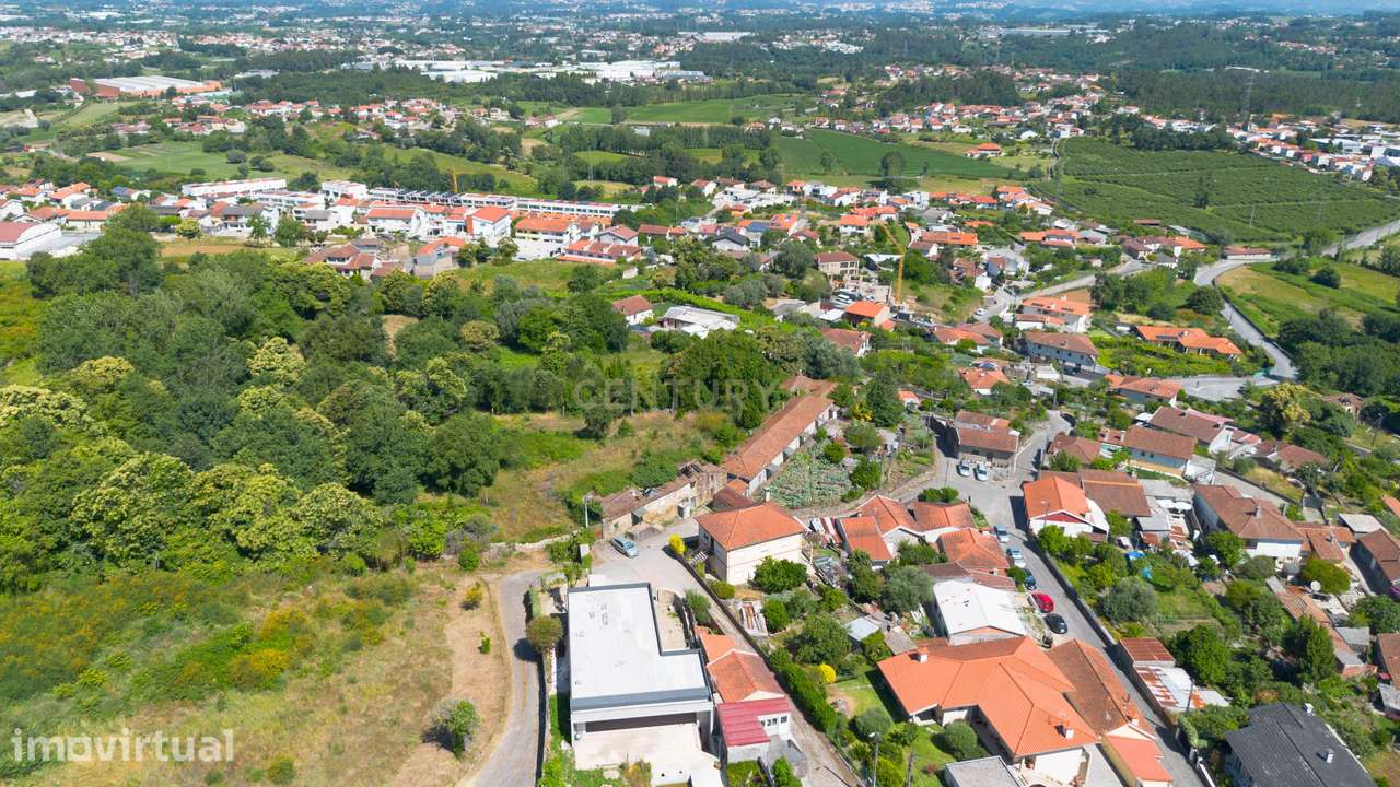 Moradia T3 para remodelaçao em Adaúfe, Braga - Oportunidade Única! - Grande imagem: 2/49