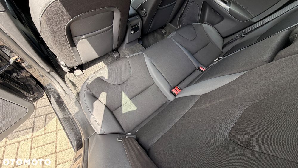 Volvo XC 60 D4 Momentum - 9