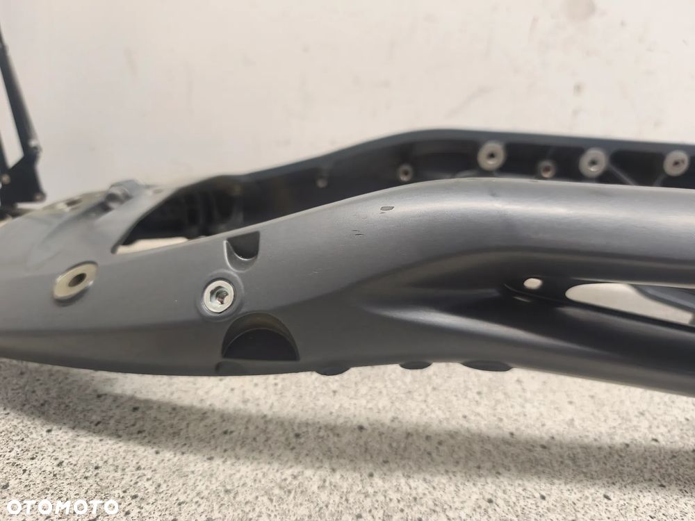 Stelaż tył, tylny Triumph Street Triple 675 - 10
