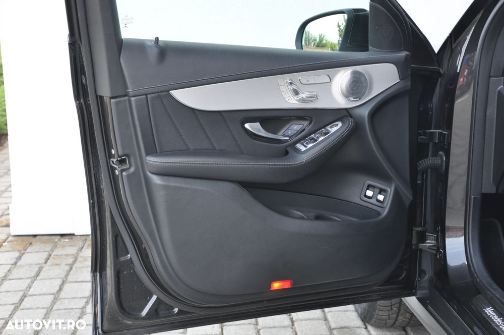 Mercedes-Benz GLC 300 d 4MATIC 9G-TRONIC AMG Line Plus - 9