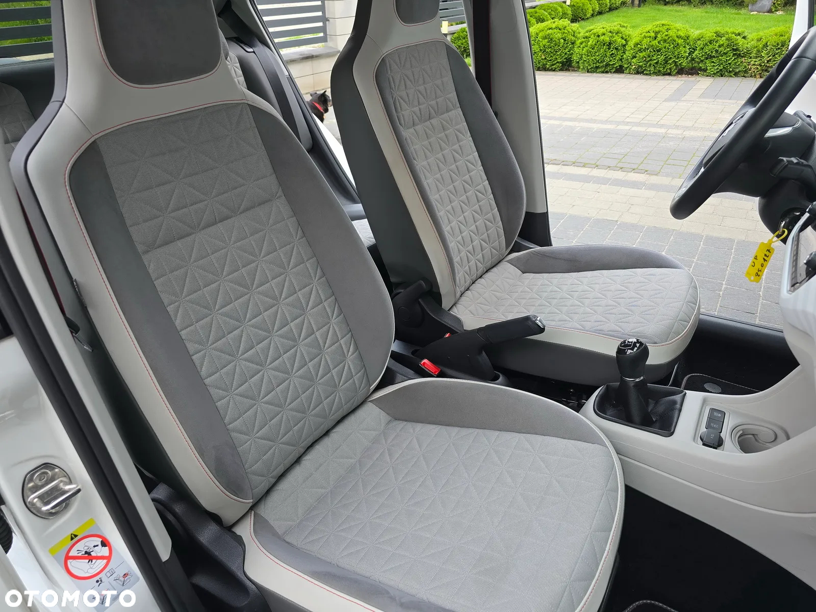 Volkswagen up! 1.0 beats - 21