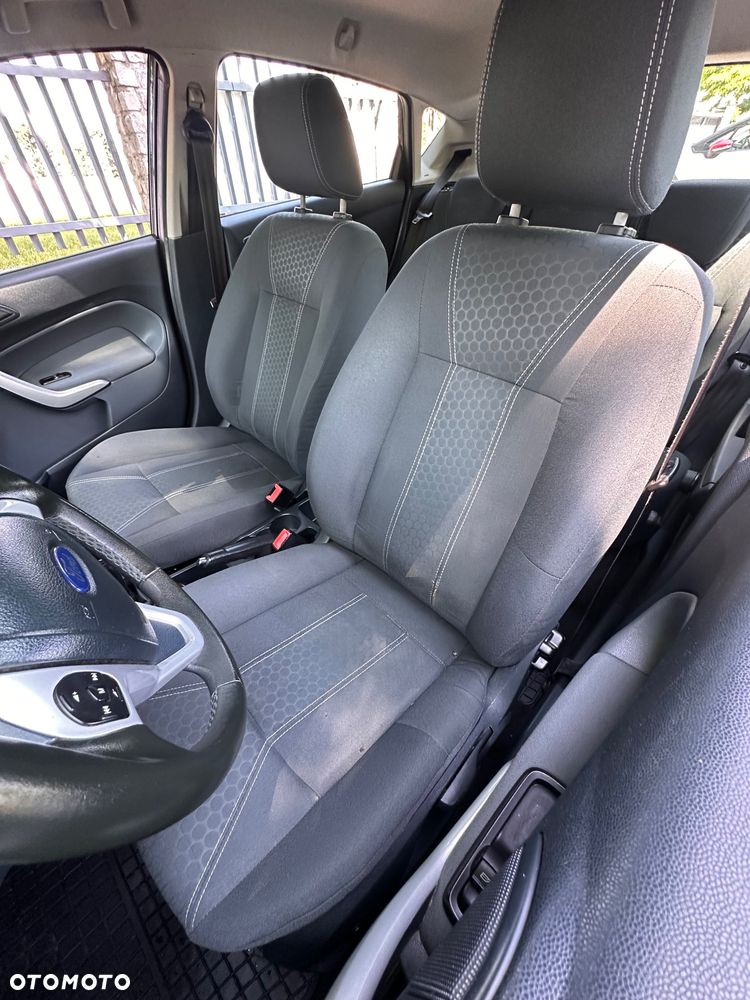 Ford Fiesta 1.25 Celebration - 16