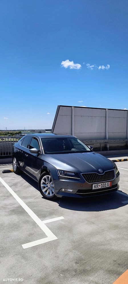 Skoda Superb 2.0 TDI DSG Style - 9