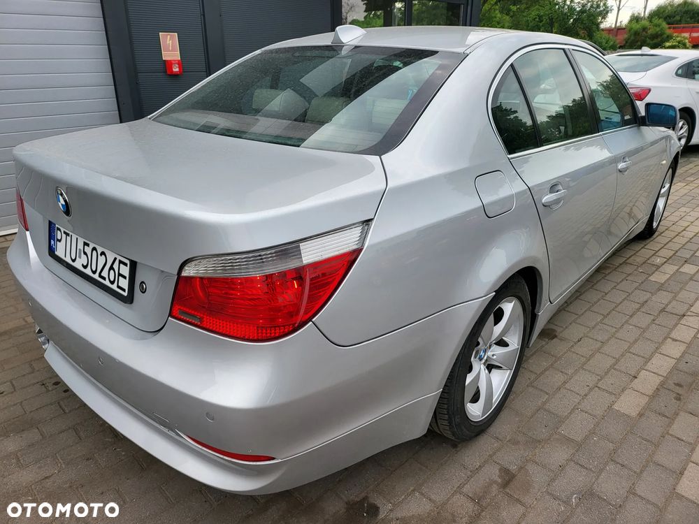 BMW Seria 5 520i - 14