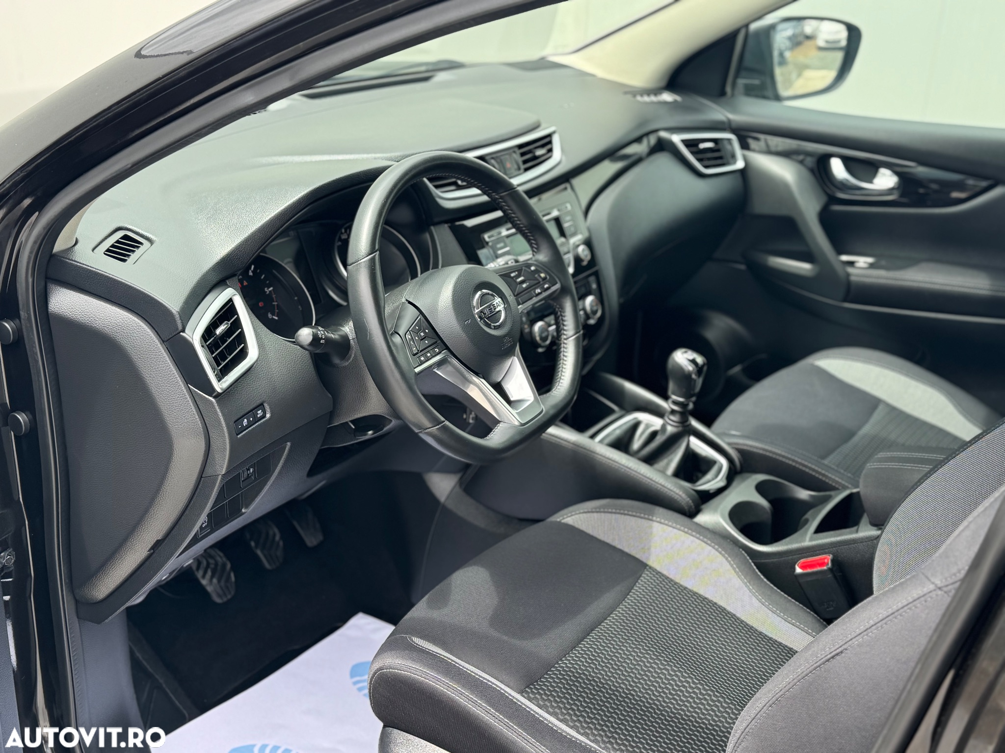 Nissan Qashqai 1.6 DCI N-Connecta - 8