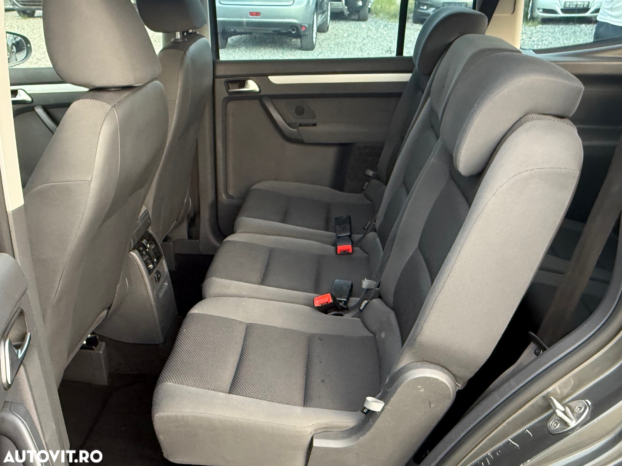 Volkswagen Touran 1.6 TDI BlueMotion Technology Comfortline - 16
