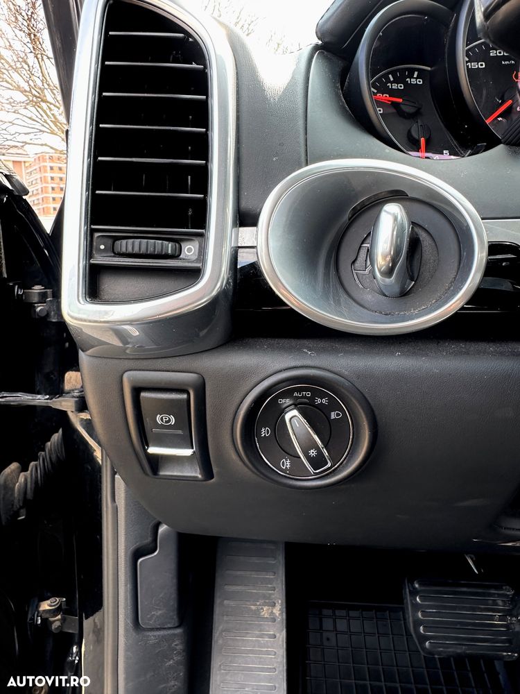 Porsche Cayenne Tiptronic S - 16