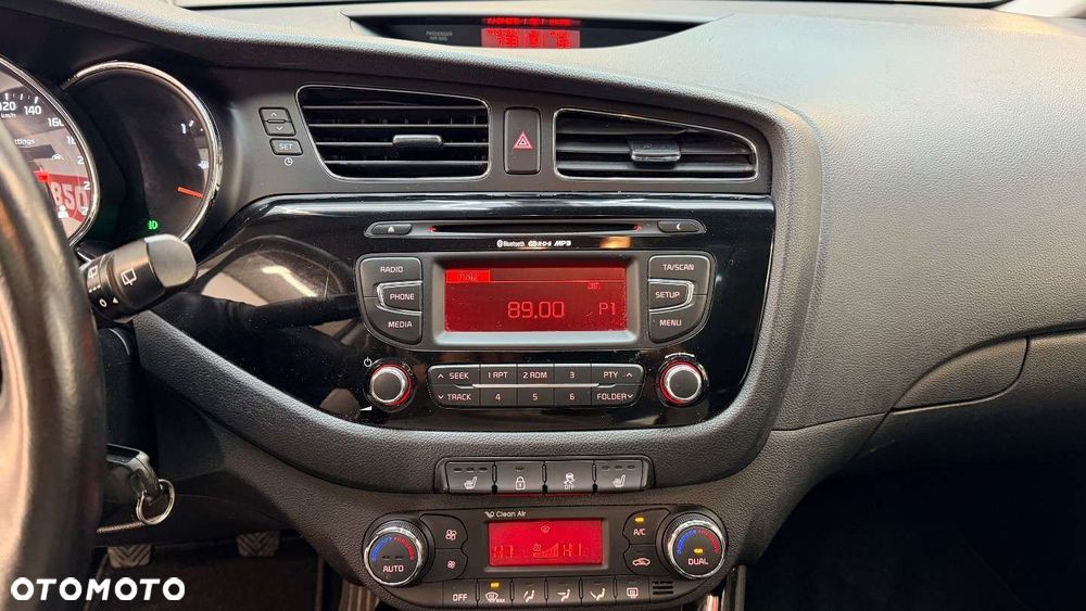 Kia Ceed - 29